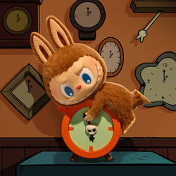 Acheter Figurine Labubu The Monsters Stop The Time - MaPelucheLabubu.fr | Adoptez votre Labubu : Peluches et Figurines Uniques