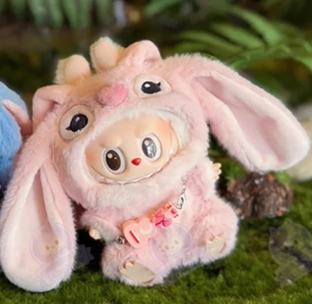 Combinaison stitch rose pour labubu-MaPelucheLabubu.fr | Adoptez votre Labubu : Peluches et Figurines Uniques