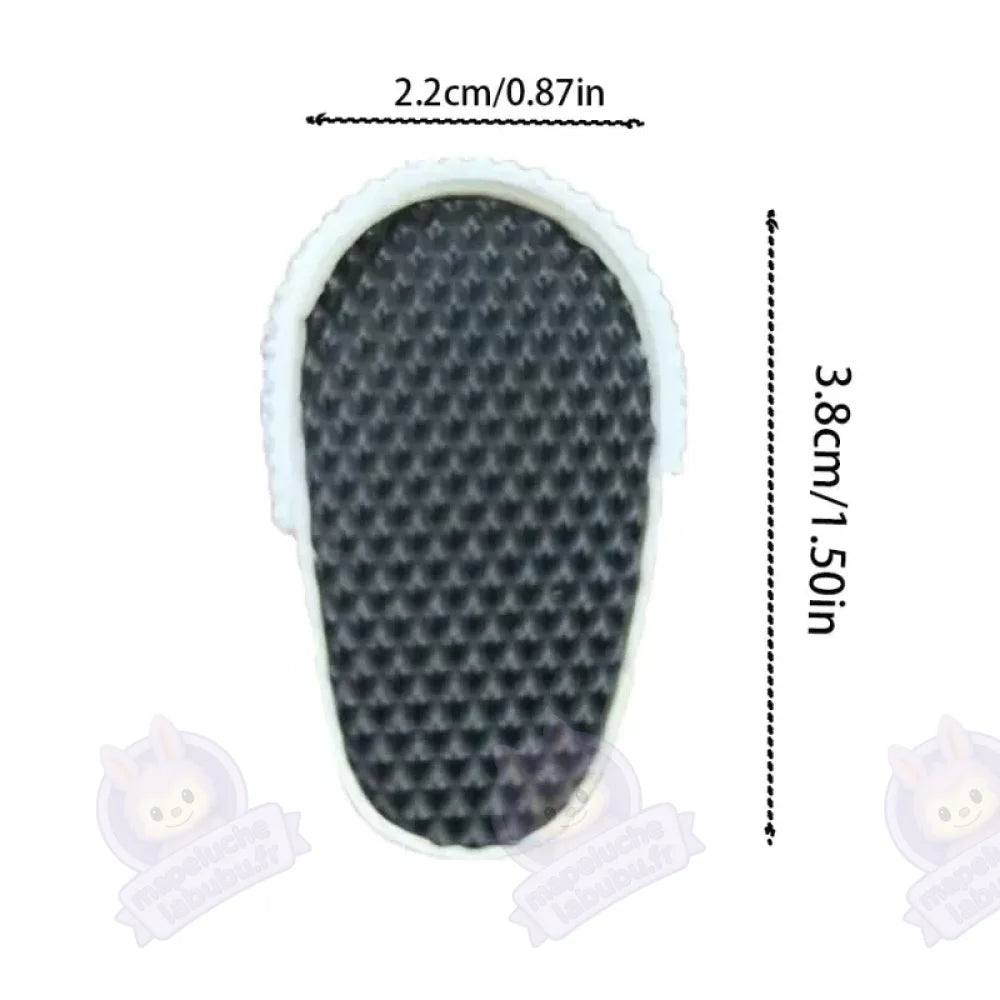 Converse pour Labubu-MaPelucheLabubu.fr | Adoptez votre Labubu : Peluches et Figurines Uniques