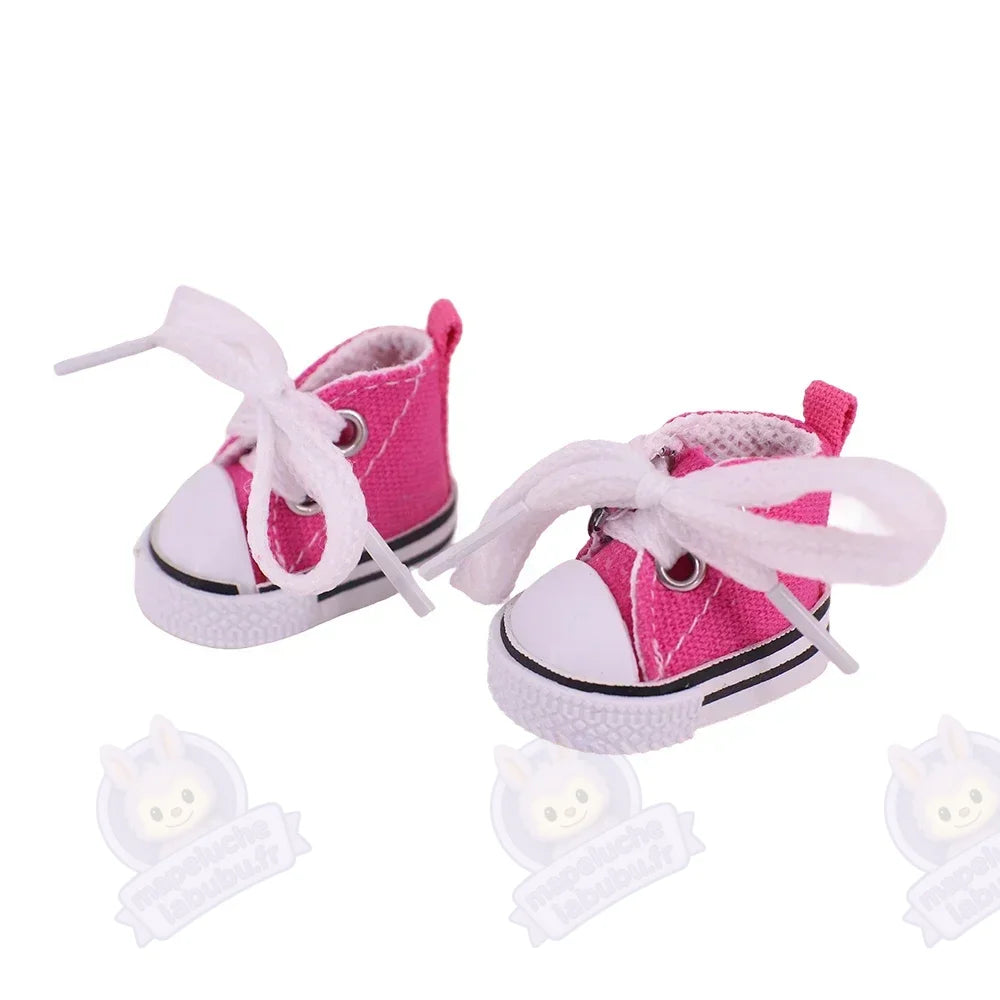 Converse pour Labubu-MaPelucheLabubu.fr | Adoptez votre Labubu : Peluches et Figurines Uniques