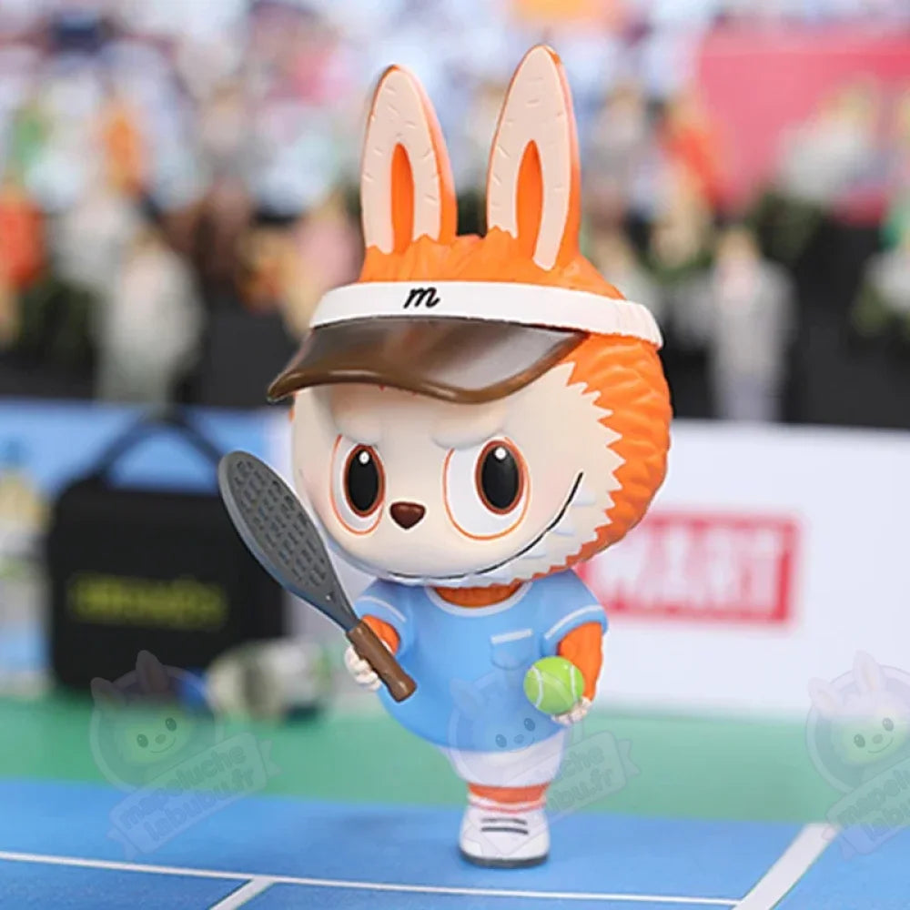 Figurine Labubu discipline Sportive Football-MaPelucheLabubu.fr | Adoptez votre Labubu : Peluches et Figurines Uniques