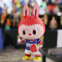 Figurine Labubu discipline Sportive Curling - modèle pingpong - MaPelucheLabubu.fr | Adoptez votre Labubu : Peluches et Figurines Uniques