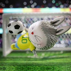 Acheter Figurine Labubu discipline Sportive Football - MaPelucheLabubu.fr | Adoptez votre Labubu : Peluches et Figurines Uniques