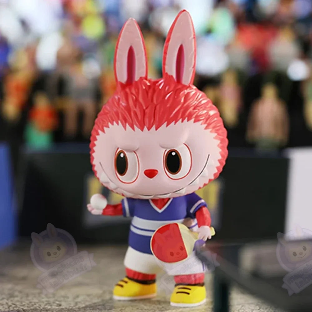Figurine Labubu discipline Sportive Football-MaPelucheLabubu.fr | Adoptez votre Labubu : Peluches et Figurines Uniques