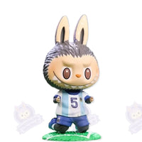 Figurine Labubu Lionel Messi Dribble - modèle Leandro Paredes - MaPelucheLabubu.fr | Adoptez votre Labubu : Peluches et Figurines Uniques