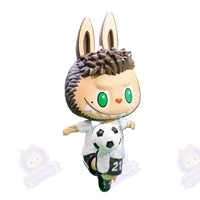 Figurine Labubu Lionel Messi Dribble - modèle Paulo Dybala Skills - MaPelucheLabubu.fr | Adoptez votre Labubu : Peluches et Figurines Uniques