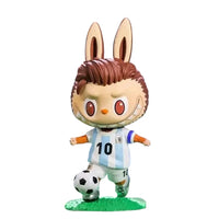 Figurine Labubu Lionel Messi Dribble - MaPelucheLabubu.fr | Adoptez votre Labubu : Peluches et Figurines Uniques