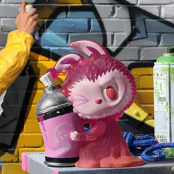 Acheter Figurine Labubu The Monster Almost Spray Can - MaPelucheLabubu.fr | Adoptez votre Labubu : Peluches et Figurines Uniques