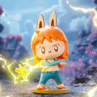 Figurine Labubu The Monster x One Piece Nami - MaPelucheLabubu.fr | Adoptez votre Labubu : Peluches et Figurines Uniques