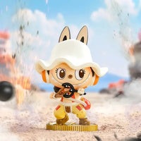 Figurine Labubu The Monster x One Piece Nami - modèle USOPP - MaPelucheLabubu.fr | Adoptez votre Labubu : Peluches et Figurines Uniques