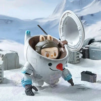 Figurine Labubu The Monsters x Kow Yokoyama Darksteel - modèle Snowman - MaPelucheLabubu.fr | Adoptez votre Labubu : Peluches et Figurines Uniques