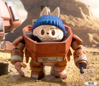 Figurine Labubu The Monsters x Kow Yokoyama Sand Wave - modèle Dusk - MaPelucheLabubu.fr | Adoptez votre Labubu : Peluches et Figurines Uniques