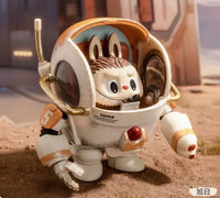 Figurine Labubu The Monsters x Kow Yokoyama Sun Rising - MaPelucheLabubu.fr | Adoptez votre Labubu : Peluches et Figurines Uniques