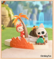 Figurines Labubu The Monster Play Games Climbing Fun - MaPelucheLabubu.fr | Adoptez votre Labubu : Peluches et Figurines Uniques