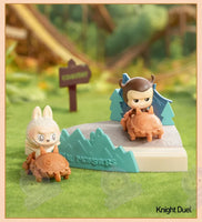 Figurines Labubu The Monster Play Games Fun Battle - modèle Knight Duel - MaPelucheLabubu.fr | Adoptez votre Labubu : Peluches et Figurines Uniques