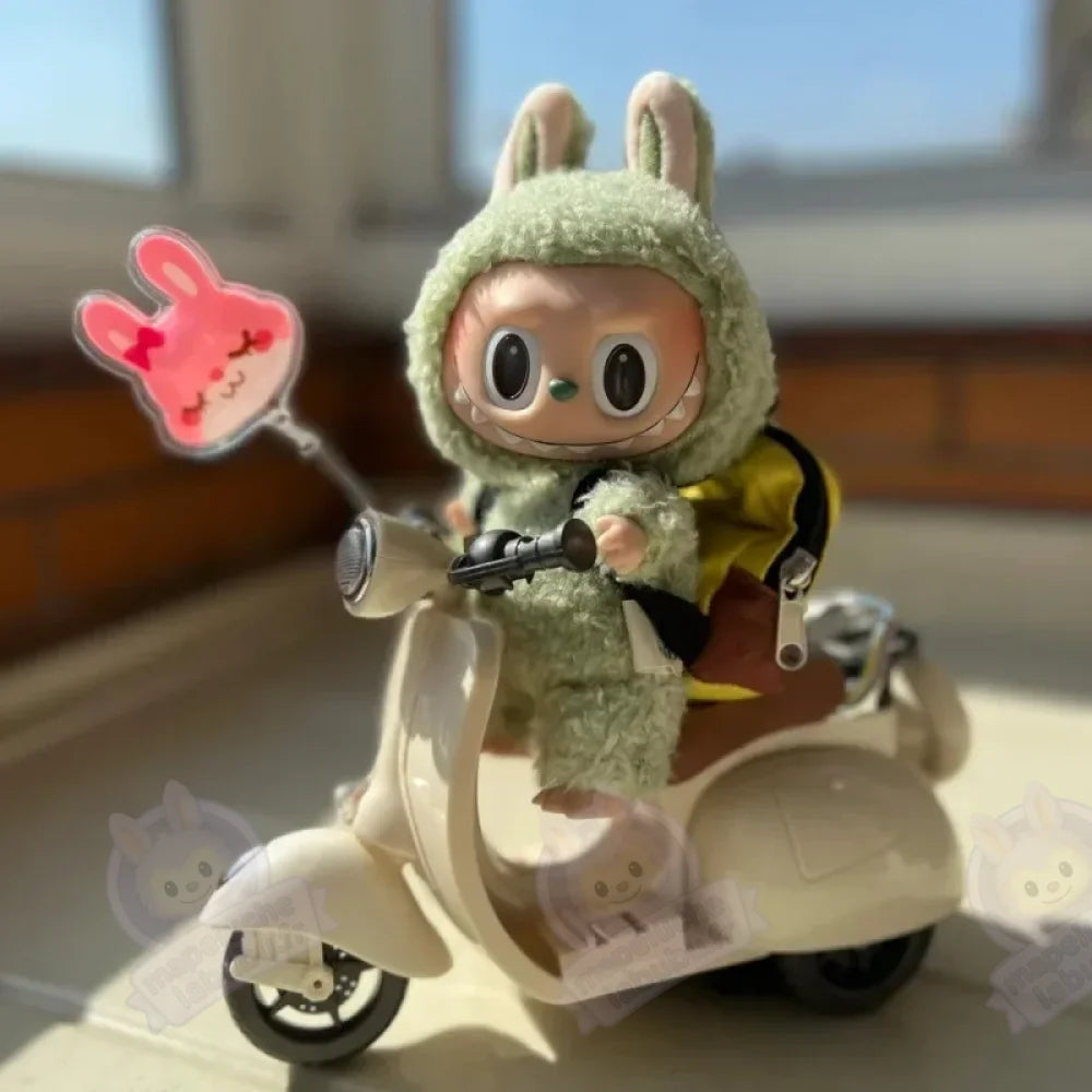 Motocycle électrique pour Labubu-MaPelucheLabubu.fr | Adoptez votre Labubu : Peluches et Figurines Uniques