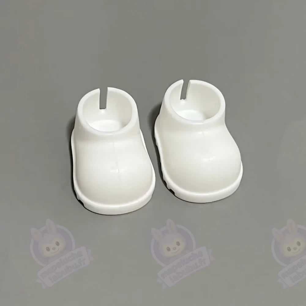 Petite chaussure coloré pour Labubu-MaPelucheLabubu.fr | Adoptez votre Labubu : Peluches et Figurines Uniques