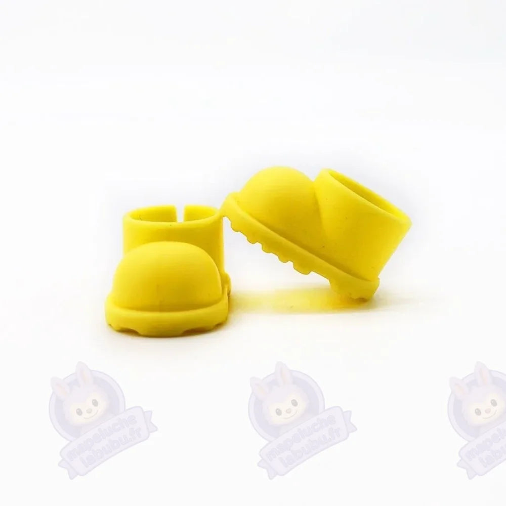 Petite chaussure coloré pour Labubu-MaPelucheLabubu.fr | Adoptez votre Labubu : Peluches et Figurines Uniques