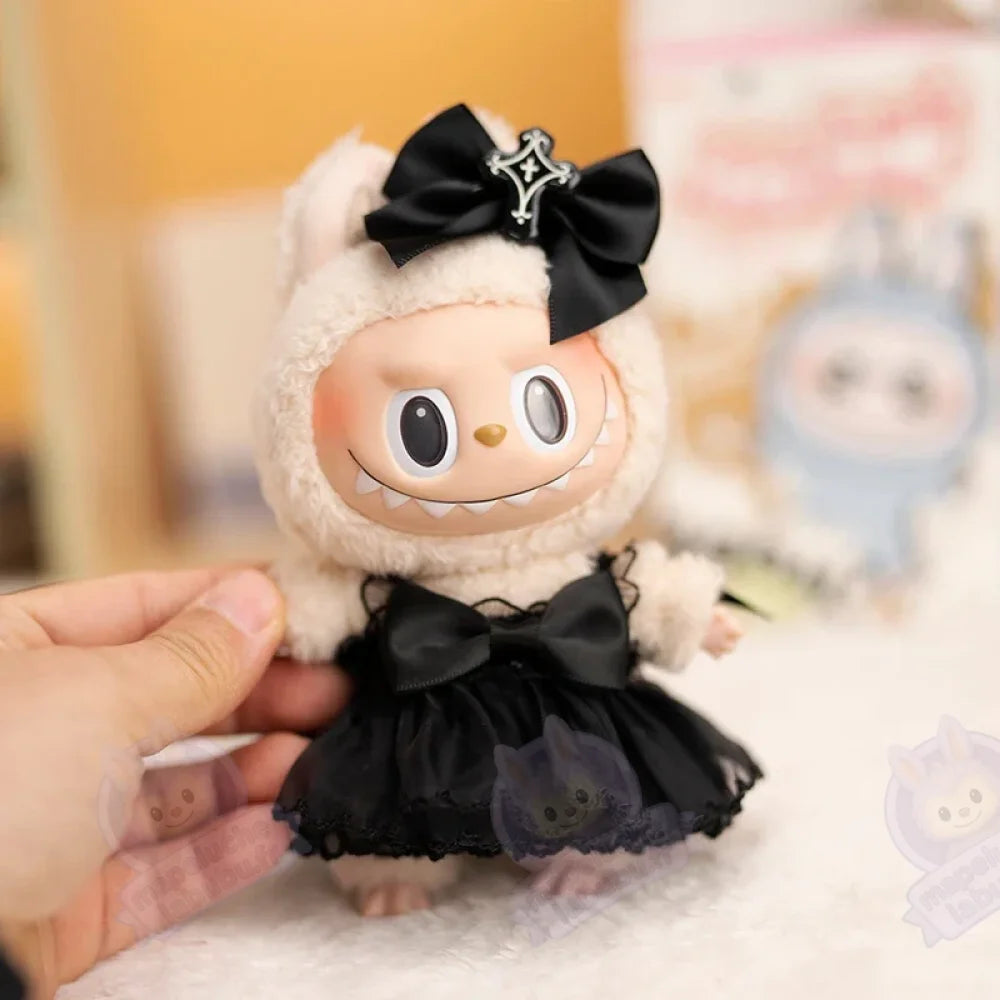 Robe & nœud gothique pour Labubu-MaPelucheLabubu.fr | Adoptez votre Labubu : Peluches et Figurines Uniques