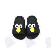 Savates amusante Labubu - modèle Shoe A13 - MaPelucheLabubu.fr | Adoptez votre Labubu : Peluches et Figurines Uniques