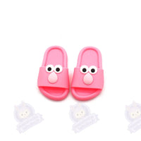 Savates amusante Labubu - modèle Shoe A14 - MaPelucheLabubu.fr | Adoptez votre Labubu : Peluches et Figurines Uniques