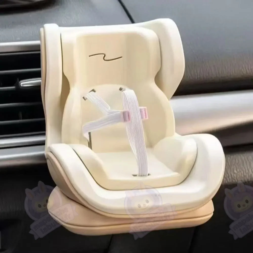 Siège auto Hello Labubu-MaPelucheLabubu.fr | Adoptez votre Labubu : Peluches et Figurines Uniques