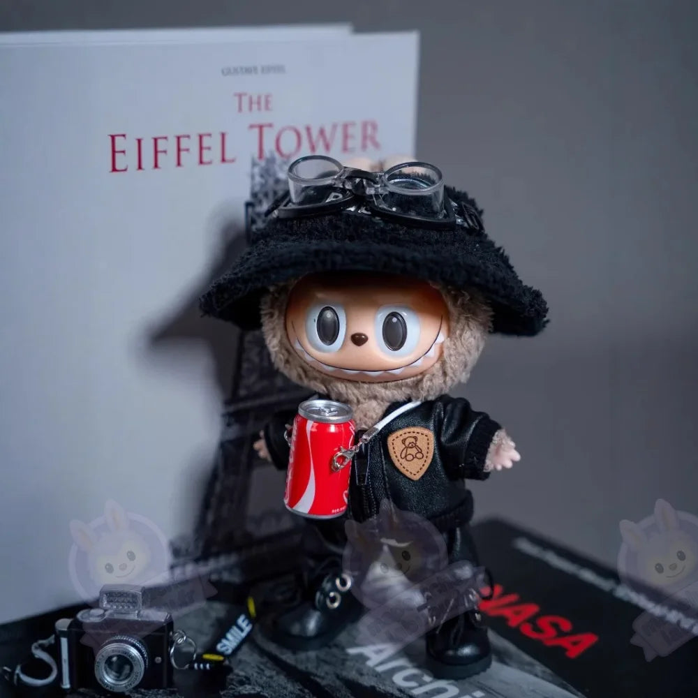 Tenue complète labubu avec monocycle-MaPelucheLabubu.fr | Adoptez votre Labubu : Peluches et Figurines Uniques