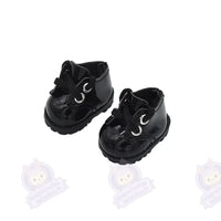 Tenue labubu décontracté - modèle shoes only - MaPelucheLabubu.fr | Adoptez votre Labubu : Peluches et Figurines Uniques