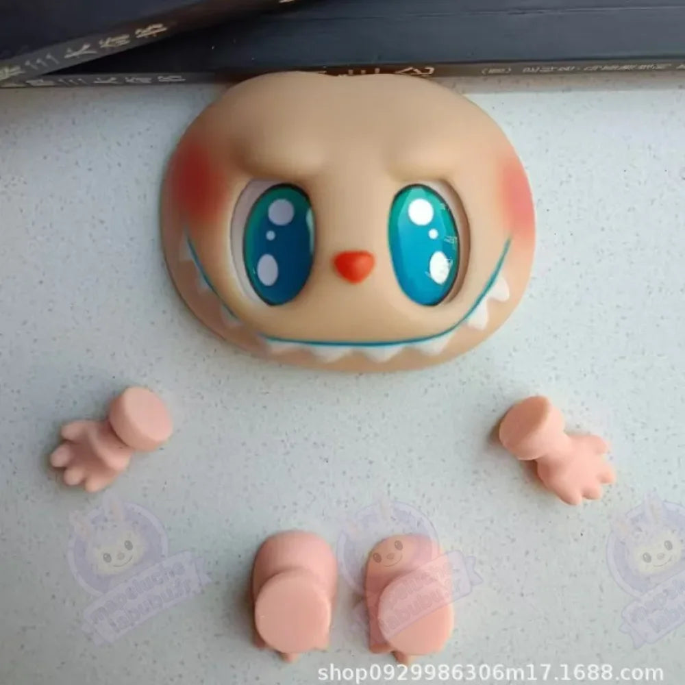 Visage interchangeable en vinyl Labubu-MaPelucheLabubu.fr | Adoptez votre Labubu : Peluches et Figurines Uniques