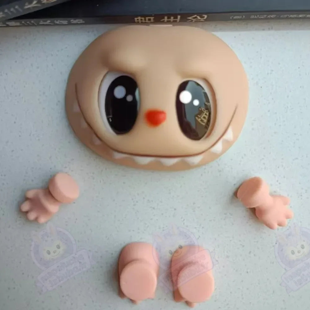 Visage interchangeable en vinyl Labubu-MaPelucheLabubu.fr | Adoptez votre Labubu : Peluches et Figurines Uniques